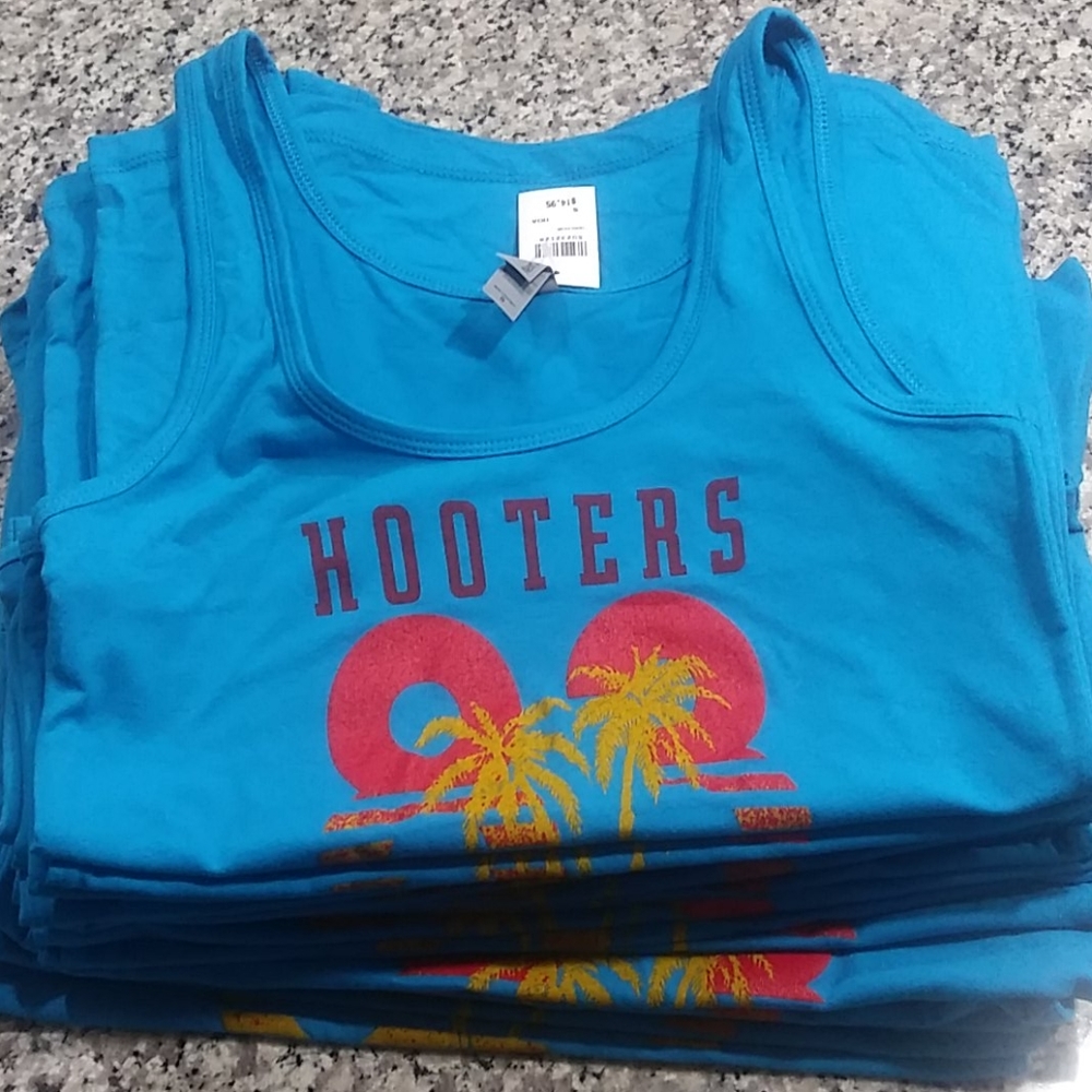 Hooters '83 Wing Joint Tank Top